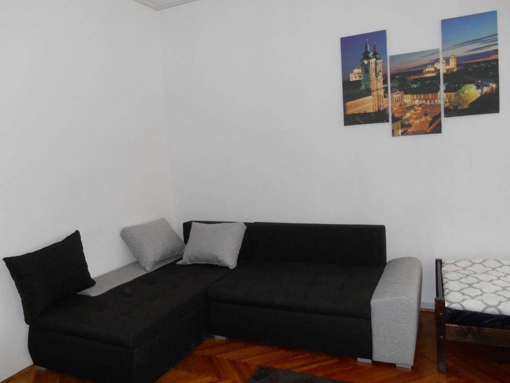 エゲルAkos Apartmanアパートメント エクステリア 写真